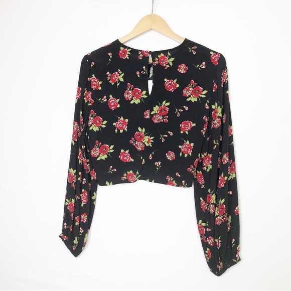 Zara cropped twist, not front long sleeved rose floral top - Picture 8 of 10